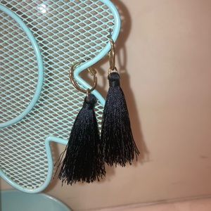 Tassel dangle earrings!!
